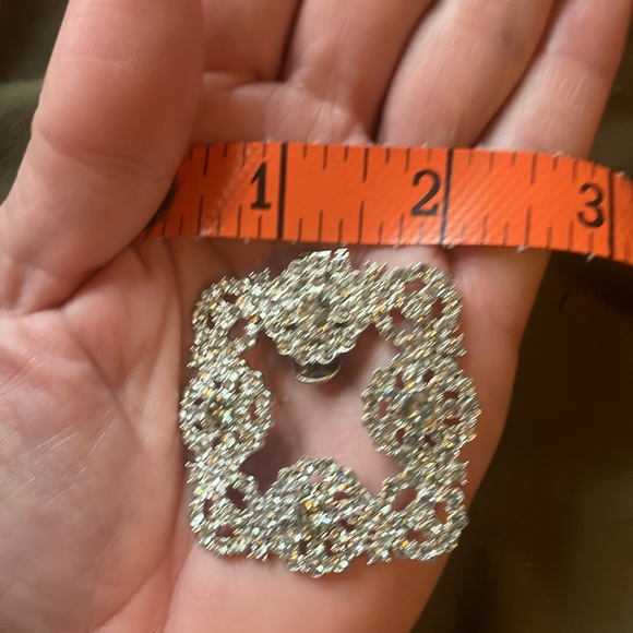 Bling cubic zirconia Shoe clips to dress up all of your favorite shoes. - Picture 8 of 8